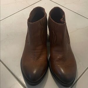 Roan 9.5 Brown Malina Western Leather ankle boots Booties WORN ONCE